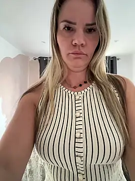 Snapshot of blondefantisy_ chatting on 08-03-26, 05:48 blondefantisy online show from 08-03-26, 05:48