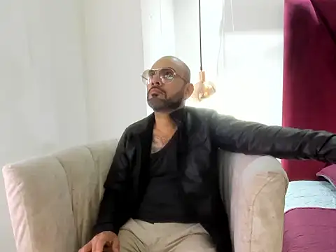 Snapshot of Thiago_Sins chatting on 08-01-26, 12:36 Thiago Sins online show from 08-01-26, 12:36
