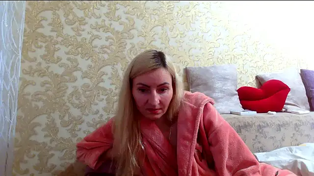 Snapshot of Yourrealgirl chatting on 01-14-25, 04:08 Yourrealgirl online show from 01-14-25, 04:08