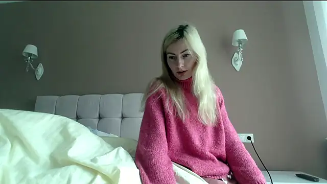 Snapshot of Yourrealgirl chatting on 01-15-25, 08:51 Yourrealgirl online show from 01-15-25, 08:51