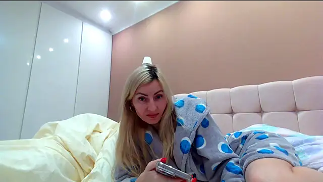 Snapshot of Yourrealgirl chatting on 01-15-25, 03:29 Yourrealgirl online show from 01-15-25, 03:29