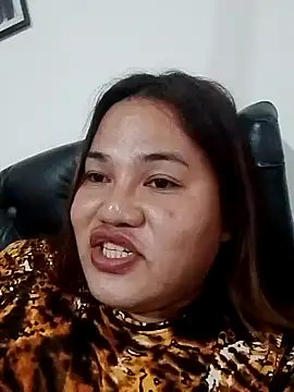 Snapshot of Andrea0414 chatting on 01-28-25, 04:39 Andrea0414 online show from 01-28-25, 04:39