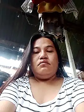 Snapshot of Andrea0414 chatting on 05-23-26, 12:42 Andrea0414 online show from 05-23-26, 12:42
