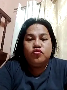 Snapshot of Andrea0414 chatting on 11-10-25, 10:37 Andrea0414 online show from 11-10-25, 10:37