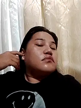 Snapshot of Andrea0414 chatting on 10-23-25, 10:19 Andrea0414 online show from 10-23-25, 10:19