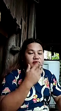 Snapshot of Andrea0414 chatting on 02-12-25, 12:37 Andrea0414 online show from 02-12-25, 12:37