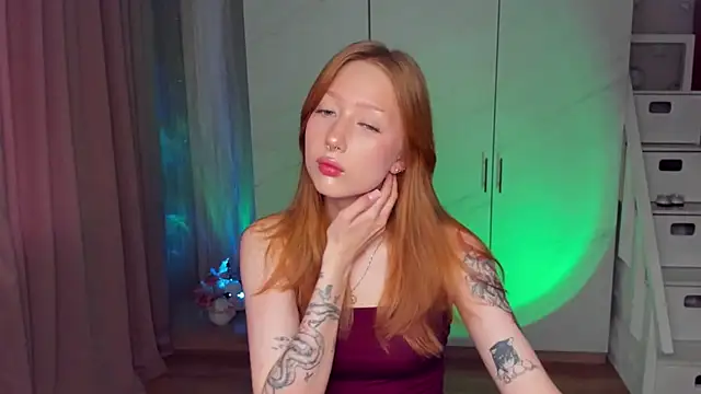 Snapshot of IvySinclair_ chatting on 08-06-26, 11:38 IvySinclair online show from 08-06-26, 11:38