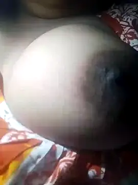 Snapshot of bongwife-priyanka chatting on 08-04-26, 07:29 bongwife-priyanka online show from 08-04-26, 07:29