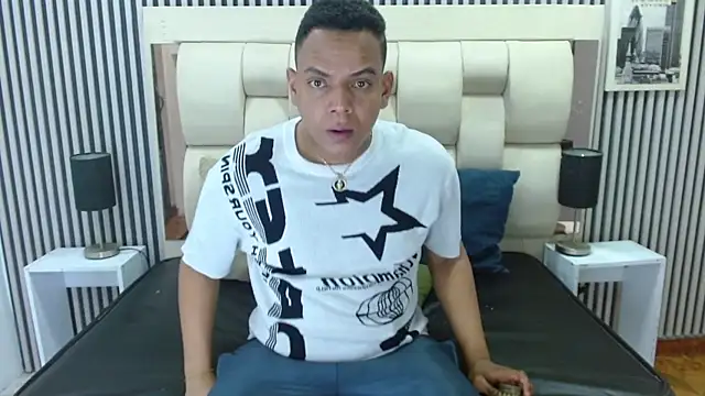Snapshot of Papi_95 chatting on 08-03-26, 12:33 Papi 95 online show from 08-03-26, 12:33