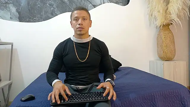 Snapshot of Thiago_16 chatting on 08-05-26, 03:33 Thiago 16 online show from 08-05-26, 03:33