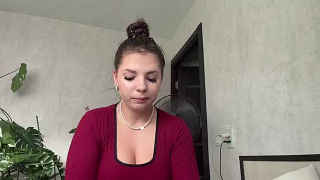 Snapshot of VernitaGruenhagen chatting on 08-03-26, 12:11 VernitaGruenhagen online show from 08-03-26, 12:11