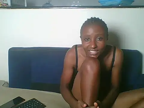 Snapshot of Petitesecret chatting on 08-03-26, 10:25 Petitesecret online show from 08-03-26, 10:25