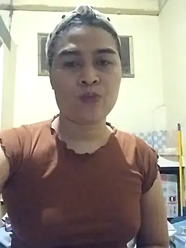 Snapshot of darmea chatting on 02-17-26, 03:42 darmea online show from 02-17-26, 03:42