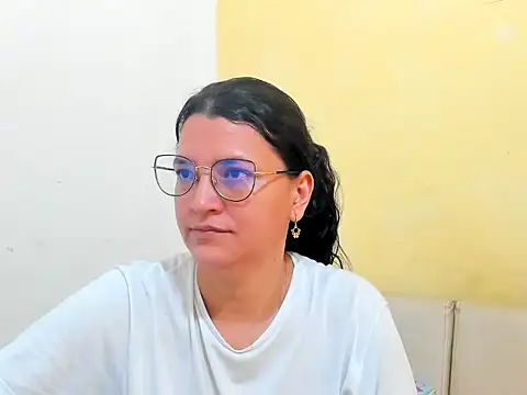 Snapshot of MARILYN_GARCIA chatting on 04-05-26, 03:30 MARILYN GARCIA online show from 04-05-26, 03:30