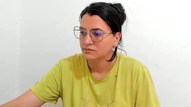 MARILYN GARCIA online show from 09-17-25, 04:20