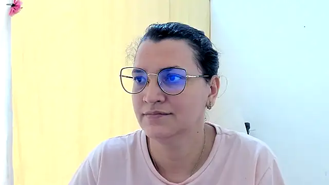 MARILYN GARCIA online show from 10-25-25, 03:23