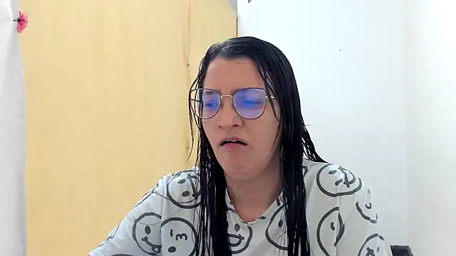 MARILYN GARCIA online show from 10-16-25, 01:41