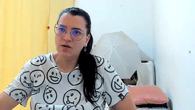 Snapshot of MARILYN_GARCIA chatting on 05-30-26, 04:12 MARILYN GARCIA online show from 05-30-26, 04:12