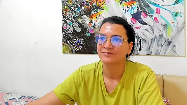 Snapshot of MARILYN_GARCIA chatting on 03-27-26, 03:35 MARILYN GARCIA online show from 03-27-26, 03:35