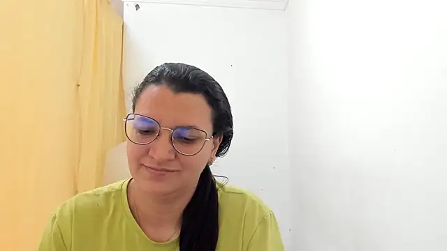 MARILYN GARCIA online show from 10-23-25, 02:16