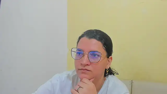 Snapshot of MARILYN_GARCIA chatting on 04-01-26, 01:12 MARILYN GARCIA online show from 04-01-26, 01:12