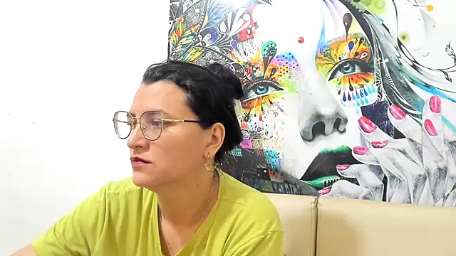 Snapshot of MARILYN_GARCIA chatting on 03-12-26, 12:31 MARILYN GARCIA online show from 03-12-26, 12:31