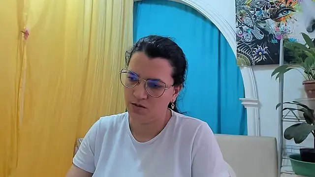 Snapshot of MARILYN_GARCIA chatting on 07-15-26, 12:56 MARILYN GARCIA online show from 07-15-26, 12:56