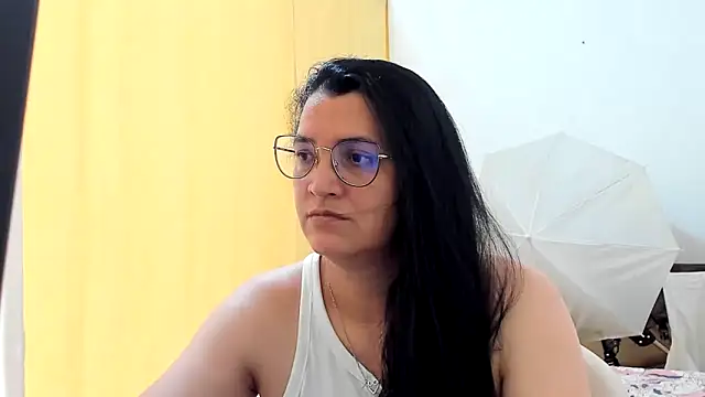 Snapshot of MARILYN_GARCIA chatting on 05-22-26, 05:22 MARILYN GARCIA online show from 05-22-26, 05:22