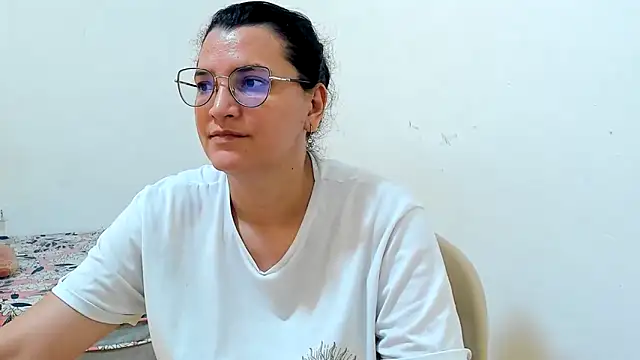 Snapshot of MARILYN_GARCIA chatting on 06-10-26, 07:59 MARILYN GARCIA online show from 06-10-26, 07:59