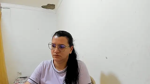 Snapshot of MARILYN_GARCIA chatting on 06-26-26, 01:39 MARILYN GARCIA online show from 06-26-26, 01:39