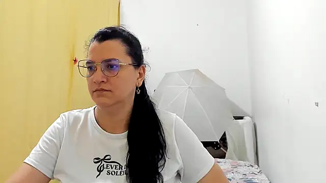Snapshot of MARILYN_GARCIA chatting on 05-27-26, 10:39 MARILYN GARCIA online show from 05-27-26, 10:39