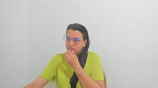 MARILYN GARCIA online show from 09-30-25, 02:12