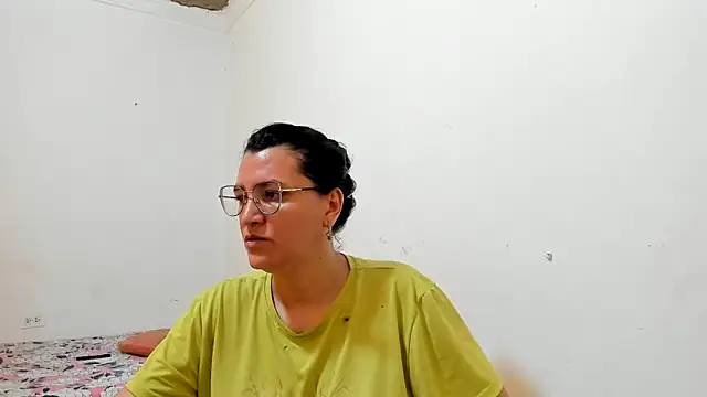 Snapshot of MARILYN_GARCIA chatting on 06-12-26, 04:05 MARILYN GARCIA online show from 06-12-26, 04:05