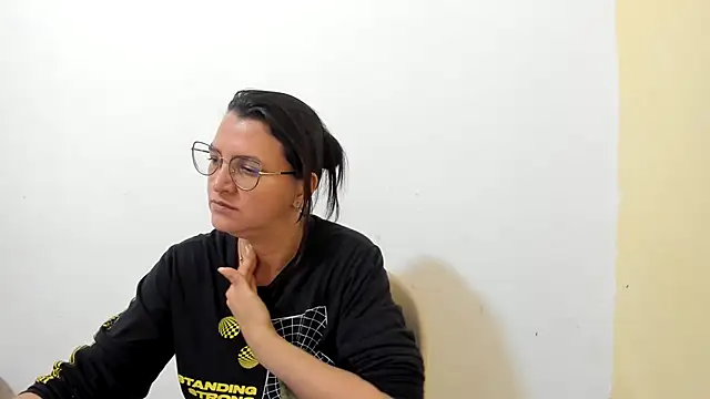 MARILYN GARCIA online show from 10-11-25, 02:18