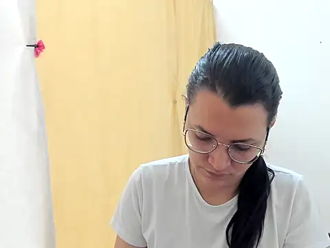 MARILYN GARCIA online show from 10-24-25, 01:54