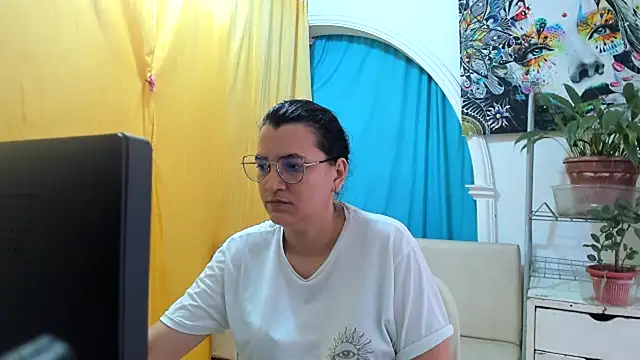 Snapshot of MARILYN_GARCIA chatting on 07-13-26, 01:43 MARILYN GARCIA online show from 07-13-26, 01:43