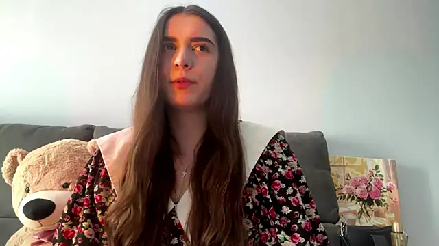 Snapshot of LucyLuxy chatting on 08-06-26, 09:37 LucyLuxy online show from 08-06-26, 09:37