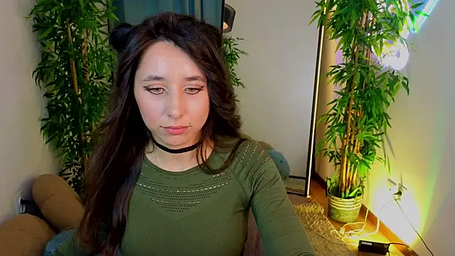 KiraNoir    online show from 08-05-26, 04:34
