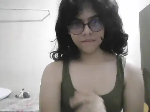 Snapshot of cecileah chatting on 08-07-26, 04:46 cecileah online show from 08-07-26, 04:46