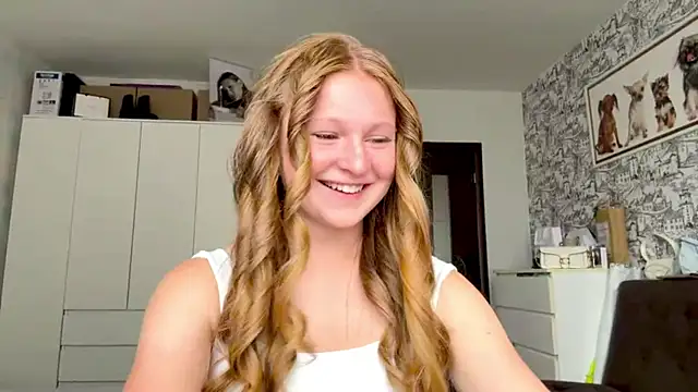 Snapshot of LisFris chatting on 08-06-26, 07:47 LisFris online show from 08-06-26, 07:47