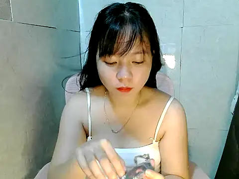 Snapshot of lulu-786 chatting on 08-06-26, 08:20 lulu-786 online show from 08-06-26, 08:20