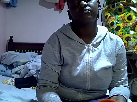 Snapshot of SexxyAggy chatting on 08-06-26, 06:47 SexxyAggy online show from 08-06-26, 06:47