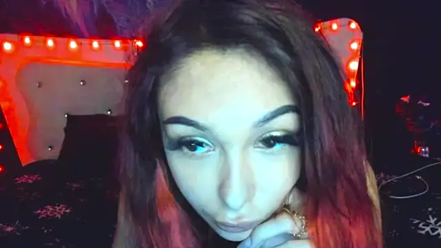 Snapshot of MiniFoxxxx chatting on 08-07-26, 09:10 MiniFoxxxx online show from 08-07-26, 09:10