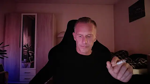 Snapshot of slaveboy2016@xh chatting on 09-12-25, 08:08 slaveboy2016xh online show from 09-12-25, 08:08