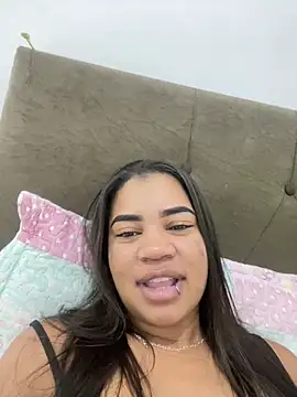 Snapshot of bombom__ chatting on 08-08-26, 02:18 bombom online show from 08-08-26, 02:18