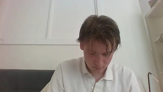 Snapshot of the-dreaming chatting on 08-09-26, 03:29 the-dreaming online show from 08-09-26, 03:29