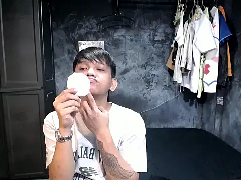 asianPinoy4you online show from 10-04-25, 08:38