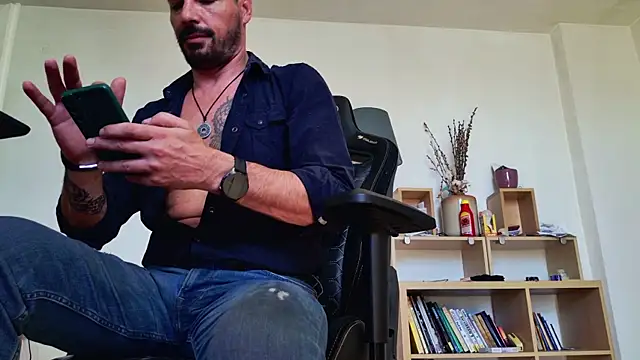 Snapshot of ChrisKox chatting on 05-16-26, 08:57 ChrisKox online show from 05-16-26, 08:57