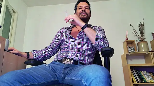 Snapshot of ChrisKox chatting on 04-30-26, 07:32 ChrisKox online show from 04-30-26, 07:32