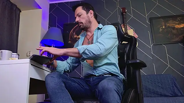 ChrisKox online show from 11-27-25, 06:03